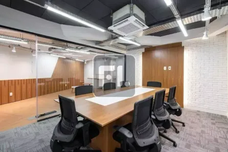 Sala Comercial para alugar, 130m² no Vila Olímpia, São Paulo