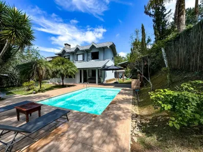 Casa com 4 Quartos à venda, 235m² no Albuquerque, Teresópolis