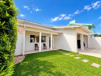Casa com 3 Quartos à venda, 254m² no Itacorubi, Florianópolis