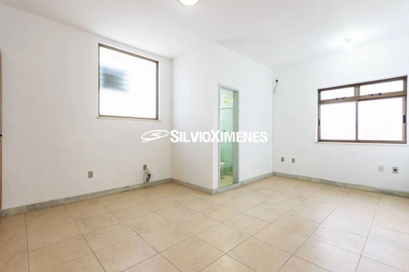 Casa com 4 quartos — Santa Efigênia, Belo Horizonte