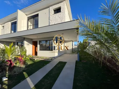 Sobrado com 3 Quartos à venda, 134m² no Forquilhas, São José