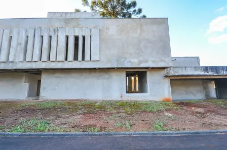 Casa de Condomínio com 4 Quartos à venda, 620m² no Orleans, Curitiba