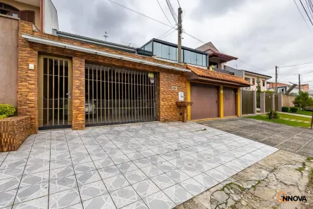Sobrado com 4 Quartos à venda, 200m² no Xaxim, Curitiba