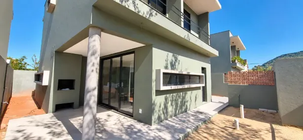 Casa com 3 Quartos à venda, 148m² no Pântano do Sul, Florianópolis
