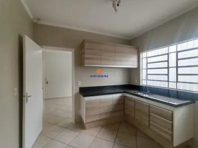 Casa com 3 Quartos para alugar, 156m² no Vila Mariana, Bauru