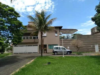 Casa com 3 Quartos à venda, 740m² no Jardim Karaíba, Uberlândia
