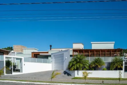 Casa de Condomínio com 4 Quartos à venda, 135m² no Ingleses do Rio Vermelho, Florianópolis