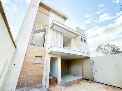 Casa de Condomínio com 3 Quartos à venda, 150m² no Novo Mundo, Curitiba