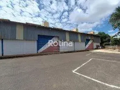 Galpão/Depósito/Armazém para alugar, 500m² no Chácaras Tubalina e Quartel, Uberlândia