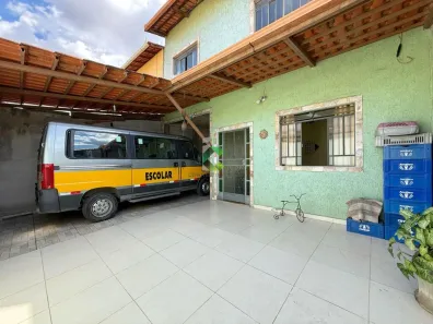 Casa com 3 Quartos à venda, 320m² no Colonial, Contagem