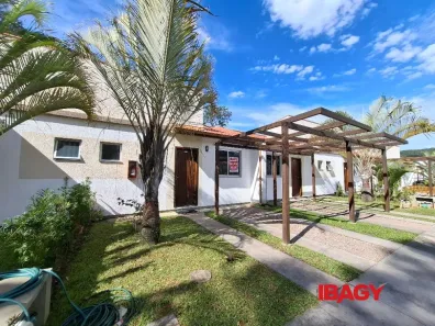 Casa com 2 Quartos para alugar, 52m² no Forquilhas, São José