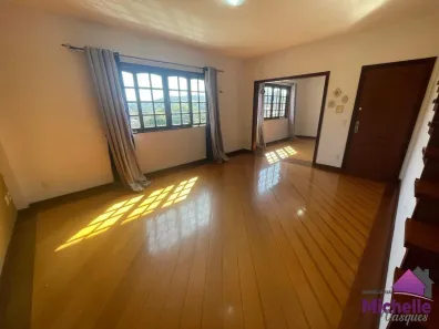 Apartamento com 3 Quartos para alugar, 140m² no São Pedro, Teresópolis