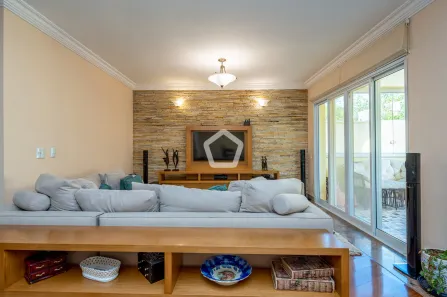 Casa com 3 Quartos à venda, 230m² no Vila Cordeiro, São Paulo