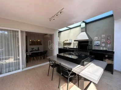 Casa de Condomínio com 3 Quartos à venda, 200m² no Tamboré, Santana de Parnaíba