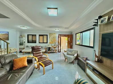 Sobrado com 3 Quartos à venda, 159m² no Jardim América, Goiânia
