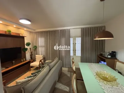 Casa com 3 Quartos à venda, 180m² no Nossa Senhora das Graças, Uberlândia