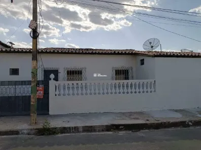 Casa com 2 Quartos para alugar, 90m² no Saci, Teresina
