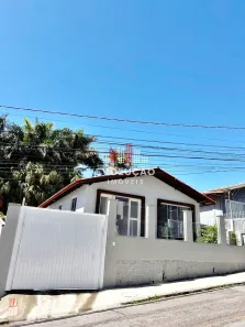 Casa com 3 Quartos à venda, 120m² no Barreiros, São José