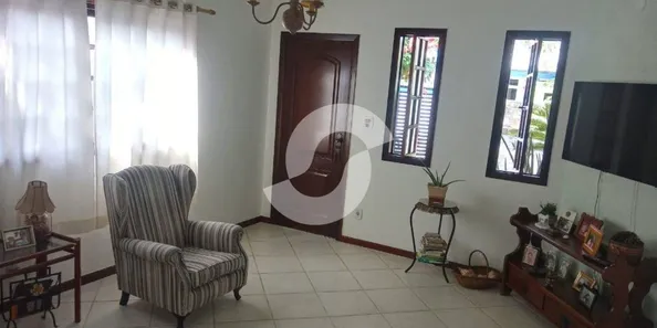 Casa com 4 Quartos à venda, 486m² no Itaipu, Niterói