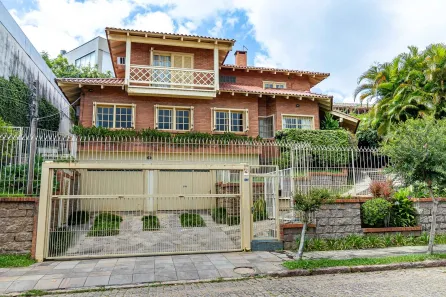 Casa com 4 Quartos à venda, 360m² no Três Figueiras, Porto Alegre
