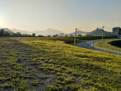 Lote/Terreno à venda, 275m² no Ermitage, Teresópolis