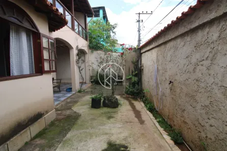 Casa com 4 Quartos à venda, 180m² no São Pedro, Juiz de Fora