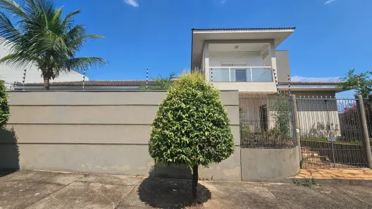 Sobrado com 4 Quartos para alugar, 250m² no Jardim das Américas, Cuiabá