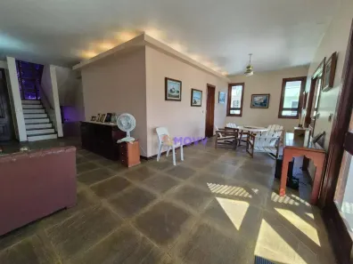 Casa de Condomínio com 4 Quartos à venda, 393m² no Piratininga, Niterói