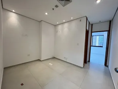 Sala Comercial para venda ou aluguel, 30m² no Santo Amaro, São Paulo