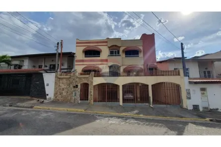 Casa com 3 Quartos para alugar, 385m² no Jardim Simus, Sorocaba