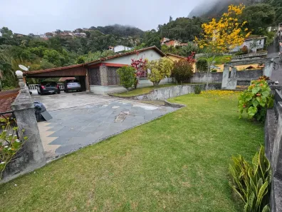 Casa com 3 Quartos à venda, 400m² no Quissama, Petrópolis