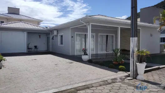 Casa com 3 Quartos à venda, 200m² no Armação do Pântano do Sul, Florianópolis