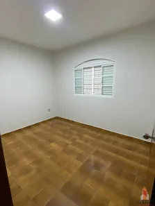 Casa com 3 Quartos à venda, 129m² no Santa Mônica, Uberlândia