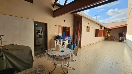 Casa com 2 Quartos à venda, 146m² no Vila Helena, Jundiaí