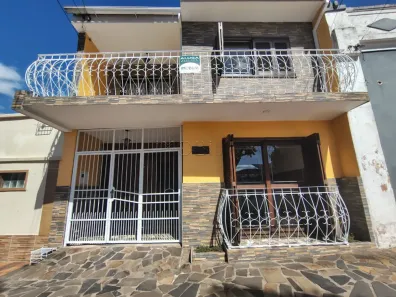 Casa com 3 Quartos para alugar, 140m² no Centro, Bagé