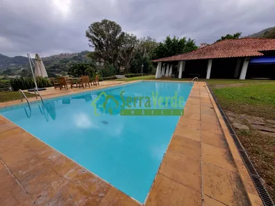 Casa com 3 Quartos para alugar, 500m² no Nogueira, Petrópolis