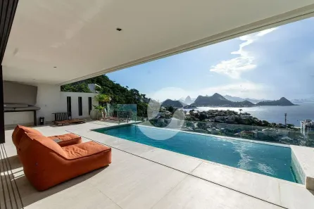 Casa de Condomínio com 4 Quartos à venda, 750m² no Charitas, Niterói