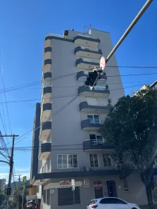 Apartamento com 3 Quartos para alugar, 140m² no Centro, Caxias do Sul