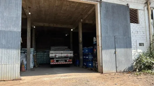 Galpão/Depósito/Armazém para alugar, 180m² no Maria Goretti, Bento Gonçalves