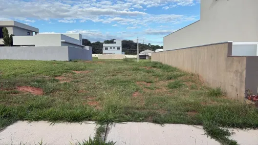 Lote/Terreno à venda, 300m² no Residencial Villa de León, Piratininga