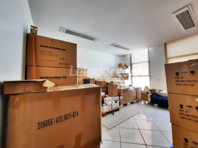 Sala Comercial para alugar, 75m² no Santa Cecília, Porto Alegre
