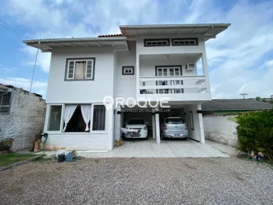 Casa com 3 Quartos à venda, 360m² no Caminho Novo, Palhoça