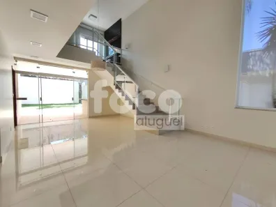 Casa de Condomínio com 3 Quartos para alugar, 250m² no Aclimação, Uberlândia