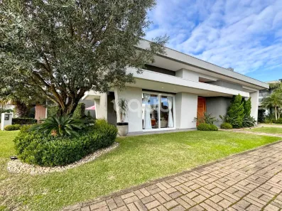 Sobrado com 4 Quartos à venda, 263m² no XANGRI-LÁ, Xangri-lá