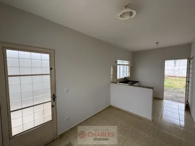 Casa com 2 Quartos para alugar, 56m² no NIAS Vereador Antonio Carlos Guarnieri, Mogi Mirim