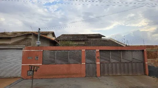 Casa com 3 Quartos à venda, 141m² no Parque Residencial Isaura, Santa Helena de Goiás
