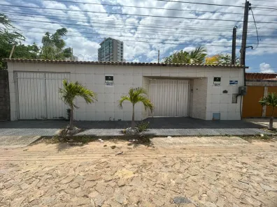Casa com 2 Quartos à venda, 180m² no Manuel Dias Branco, Fortaleza