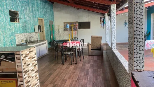 Casa com 4 Quartos à venda, 230m² no Presidente Roosevelt, Uberlândia