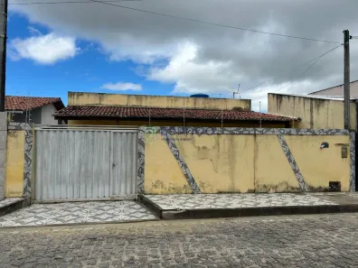 Casa com 2 Quartos à venda, 200m² no Emaús, Parnamirim