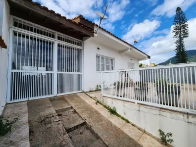 Casa com 2 Quartos à venda, 120m² no Centro, Peruíbe